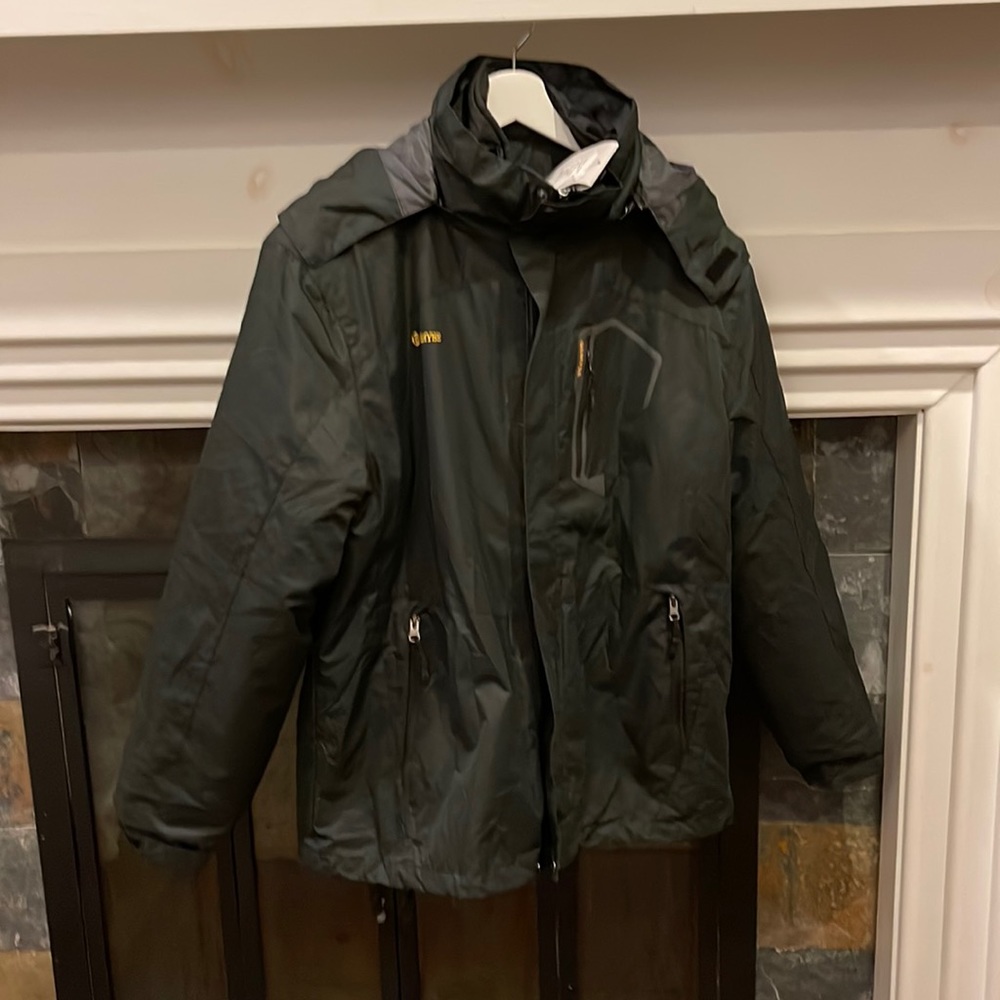 Waterproof and Windproof Winter/SKI JACKET w/ hood in black by Gemyse. Size L.